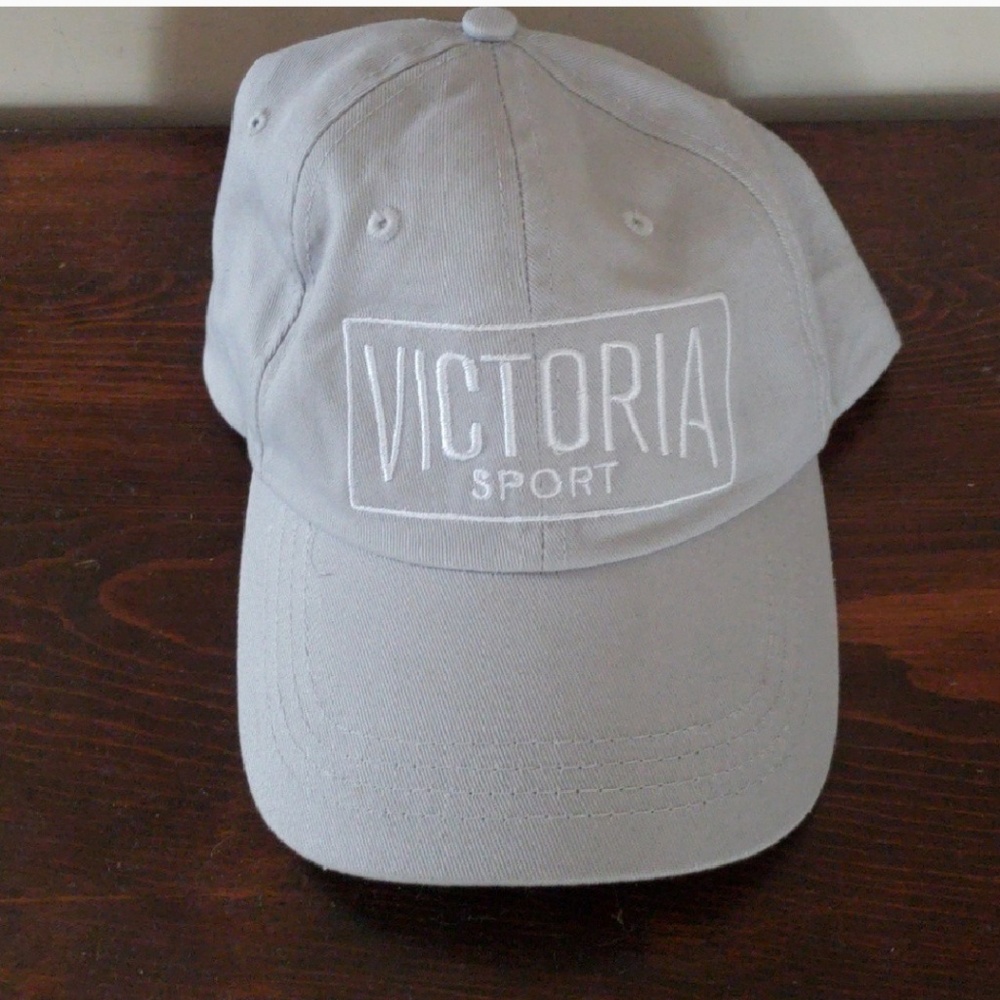 VS Sport Hat